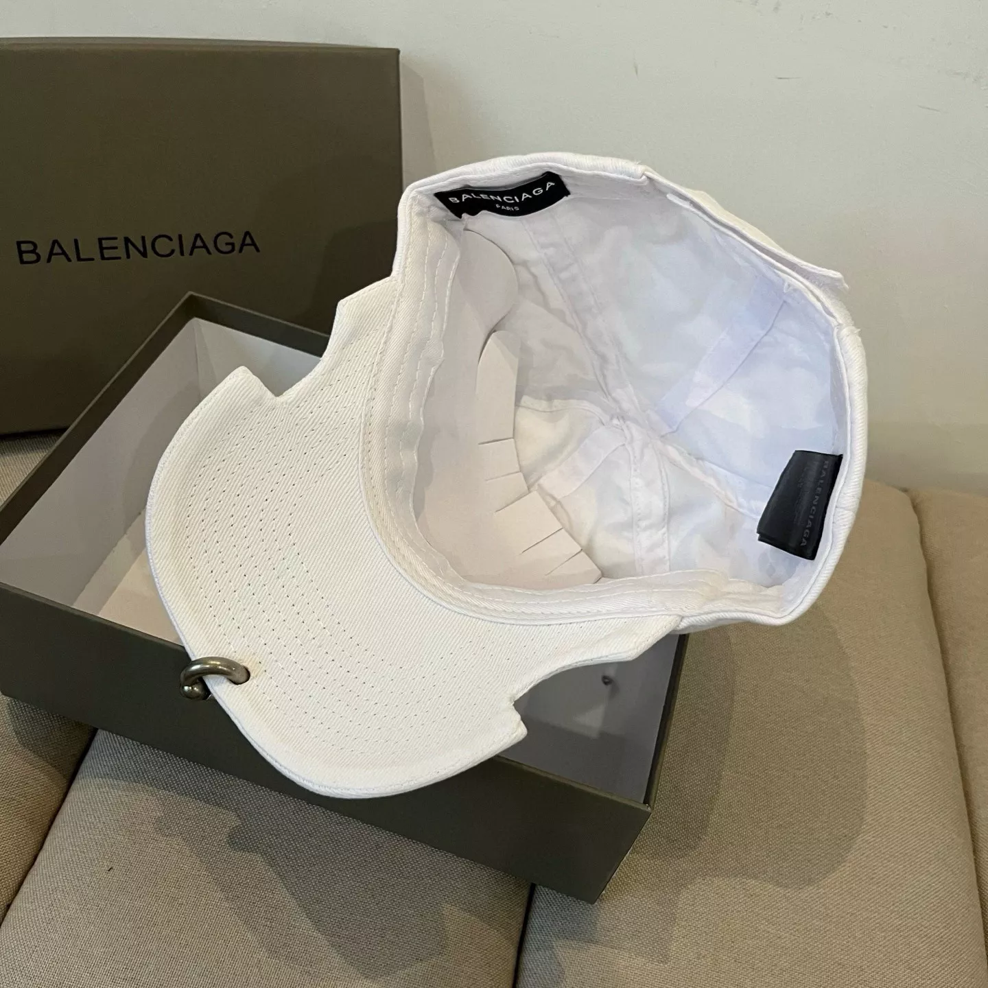 Balenciaga Caps Functional 2144