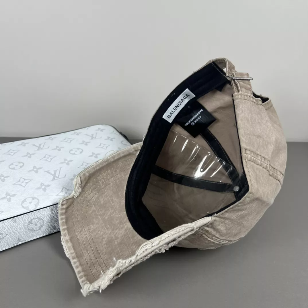 Balenciaga Caps Functional 6402