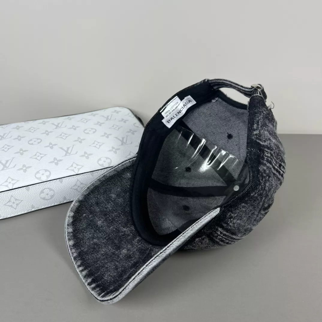Balenciaga Caps GoAnywhere 2946