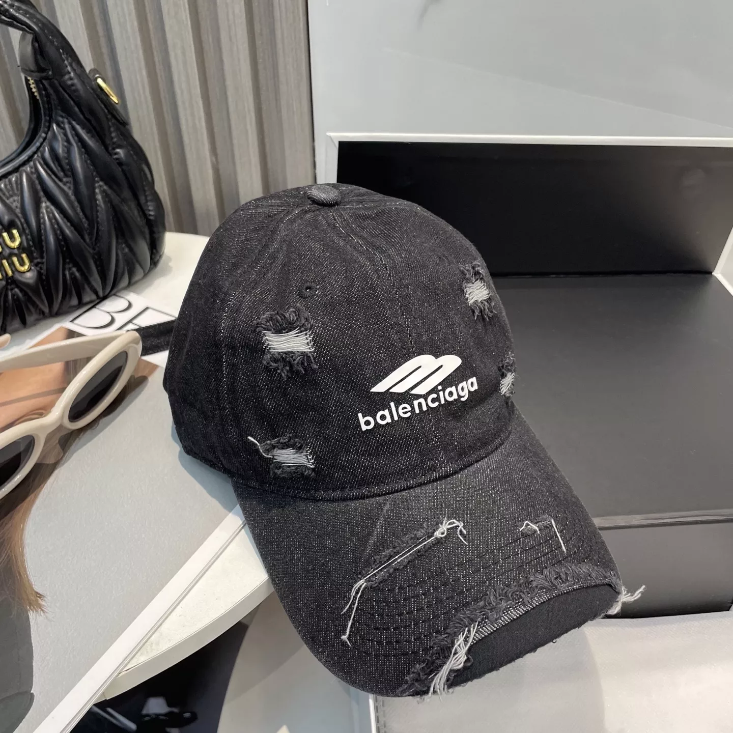Balenciaga Caps GoAnywhere 4424