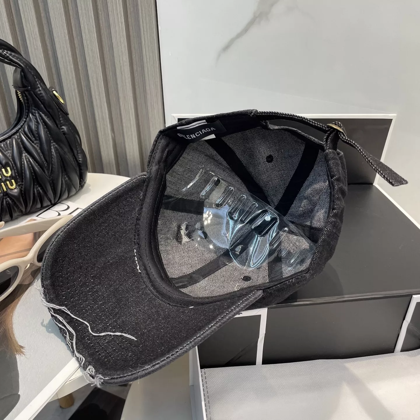 Balenciaga Caps GoAnywhere 4424