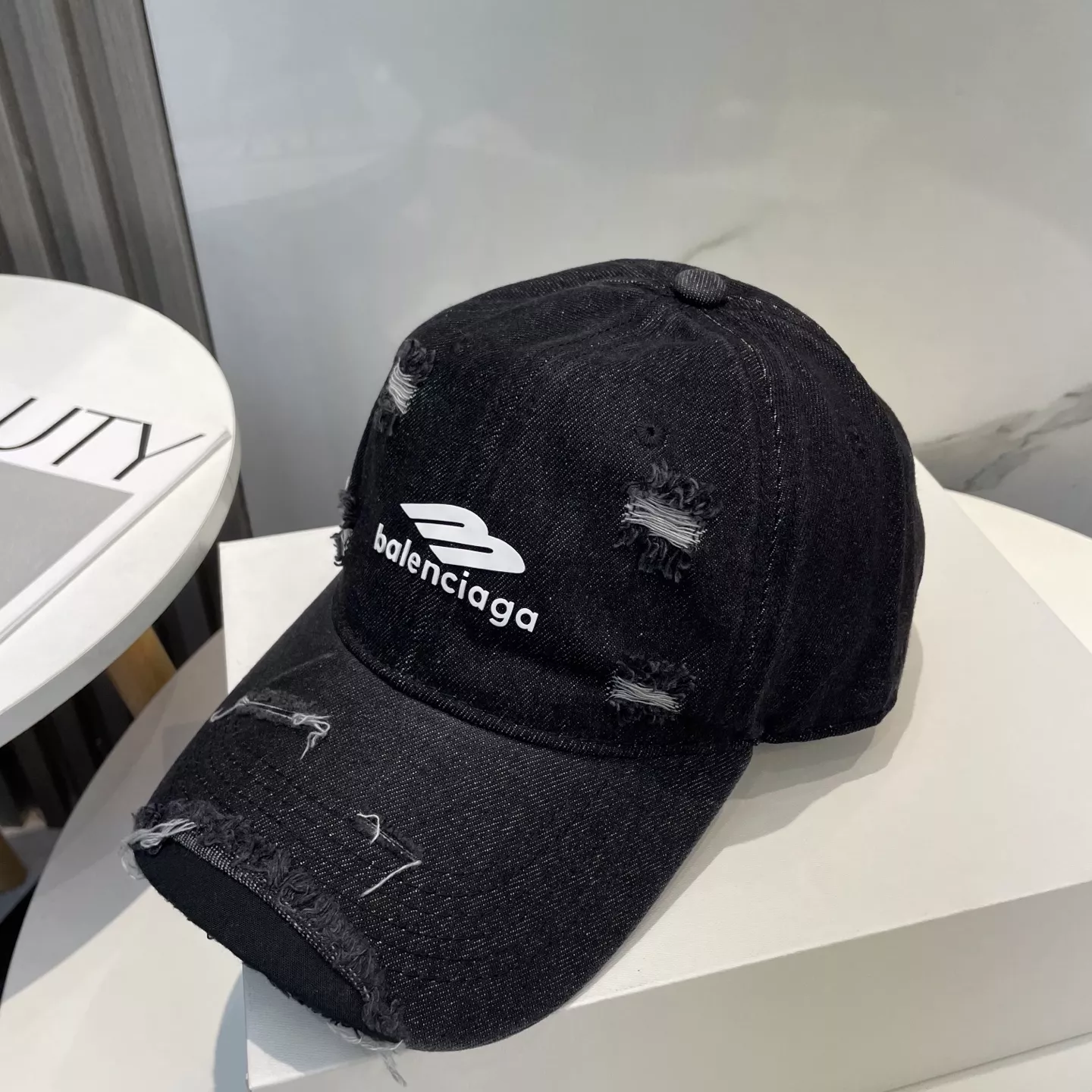 Balenciaga Caps GoAnywhere 4424