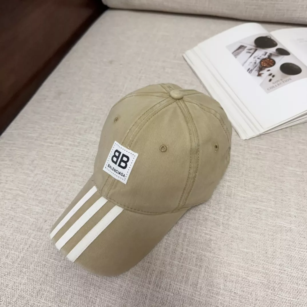Balenciaga Caps Lightweight 571