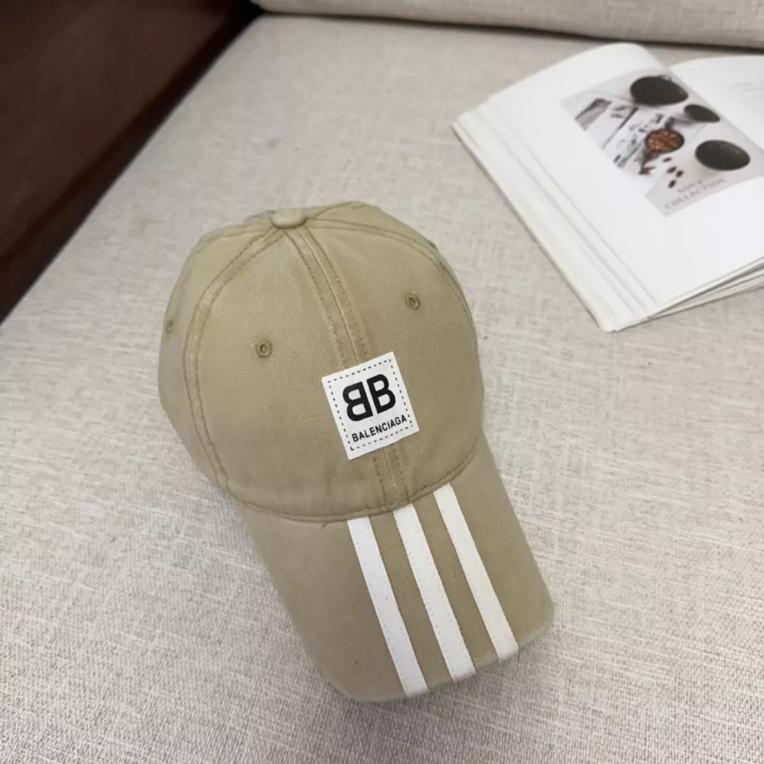 Balenciaga Caps Lightweight 571