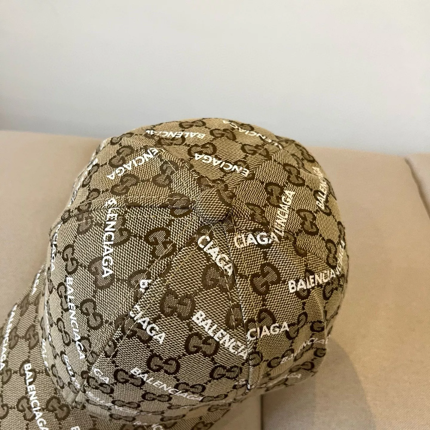 Balenciaga Caps Lightweight 628