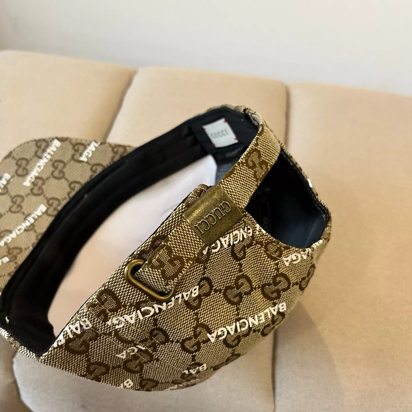 Balenciaga Caps Lightweight 628