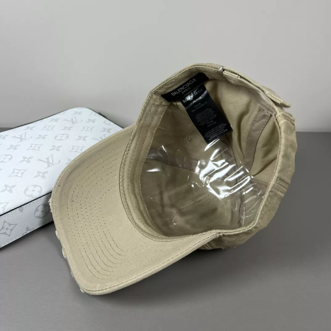 Balenciaga Caps Minimalist 7661