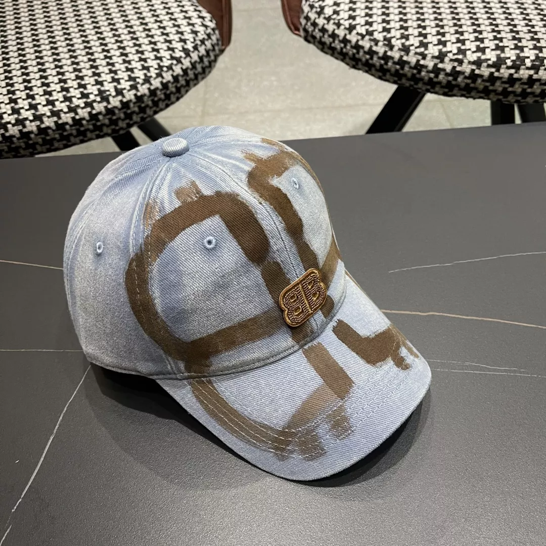 Balenciaga Caps Modern 9245