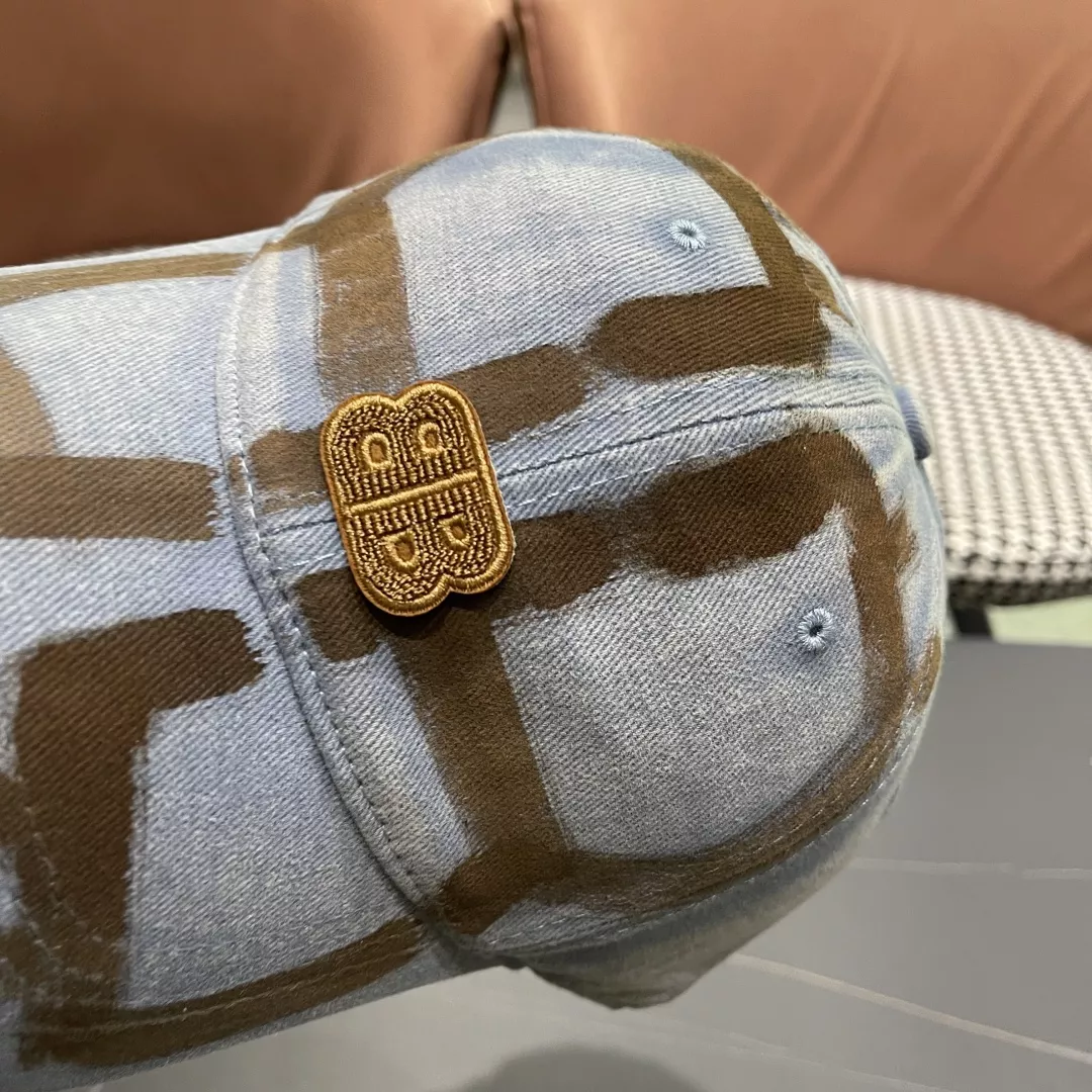 Balenciaga Caps Modern 9245