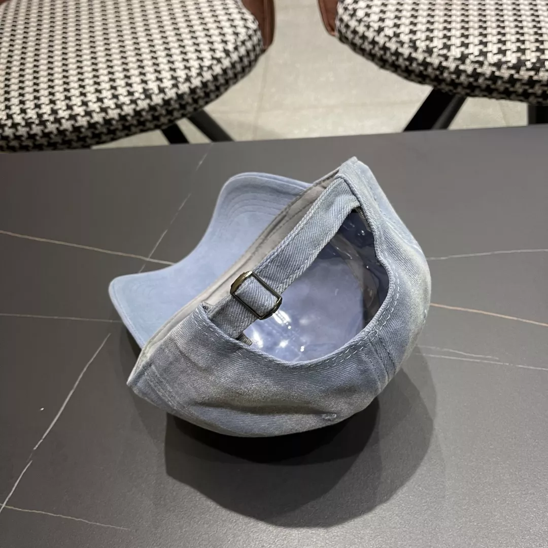 Balenciaga Caps Modern 9245