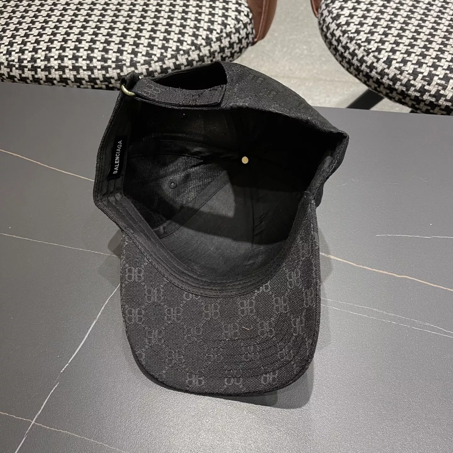 Balenciaga Caps ModernLook 2175