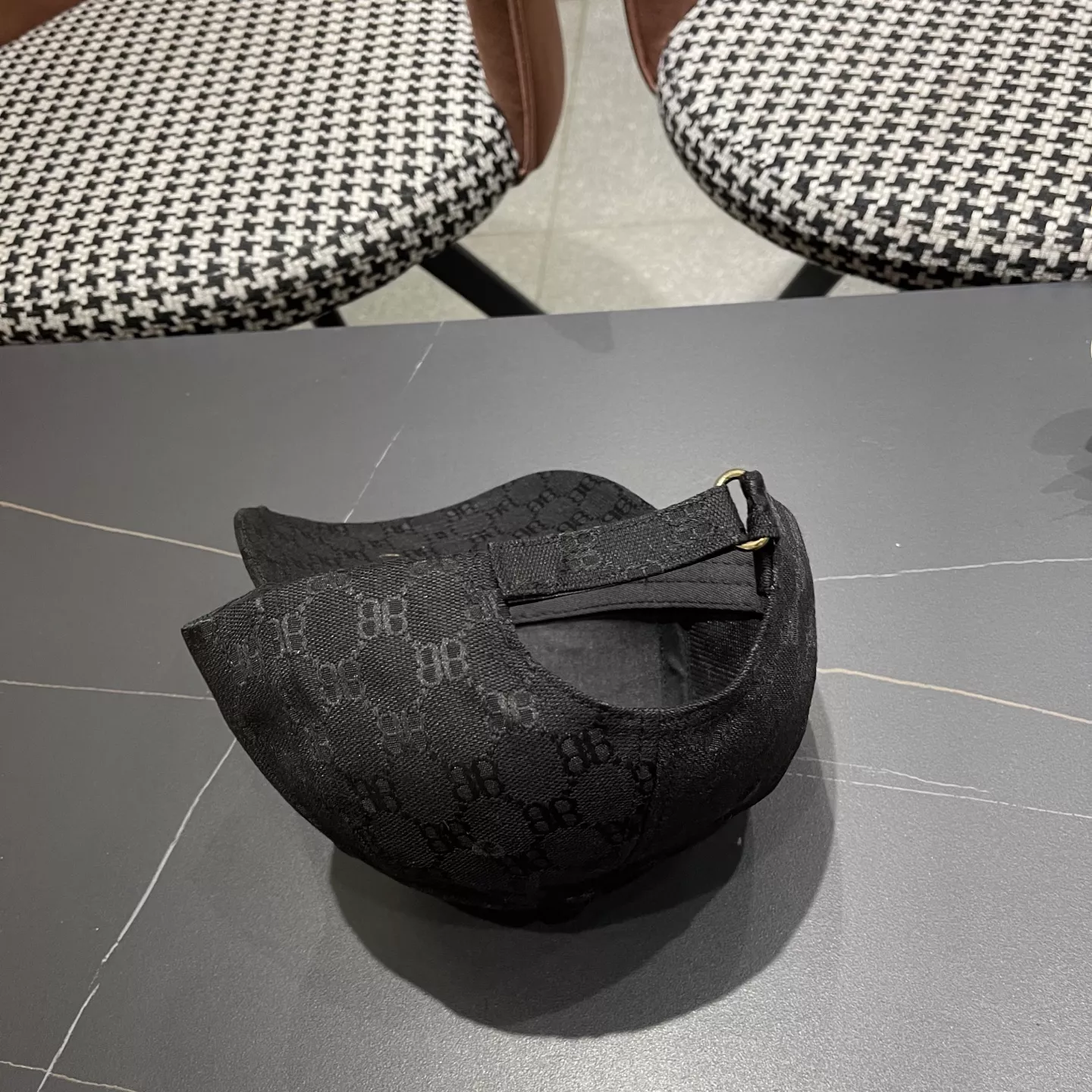 Balenciaga Caps ModernLook 2175