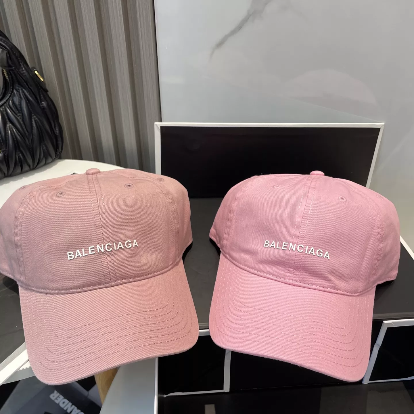 Balenciaga Caps Popular 8179