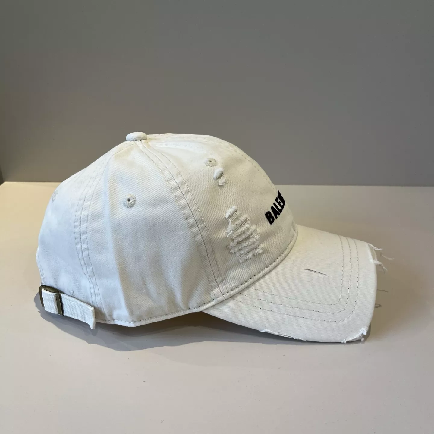 Balenciaga Caps Practical 9139