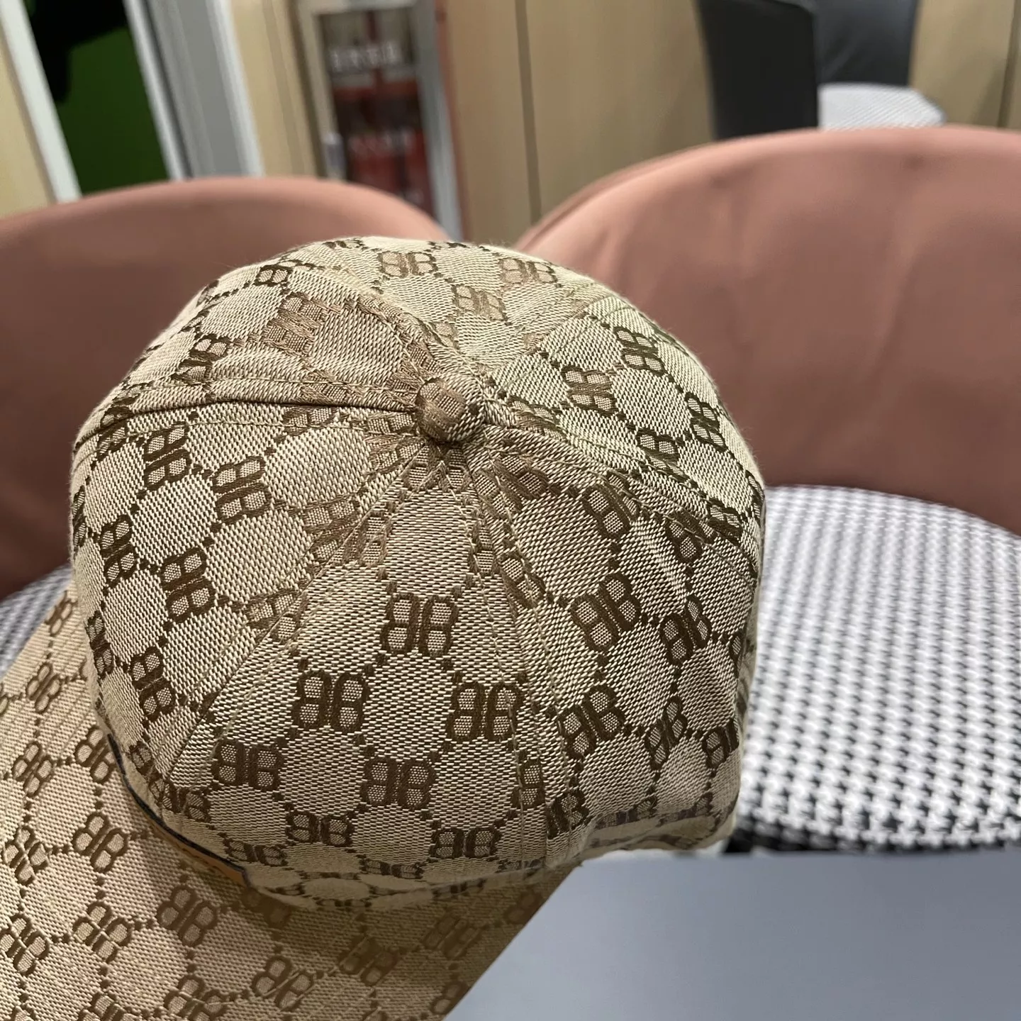 Balenciaga Caps Refined 7922