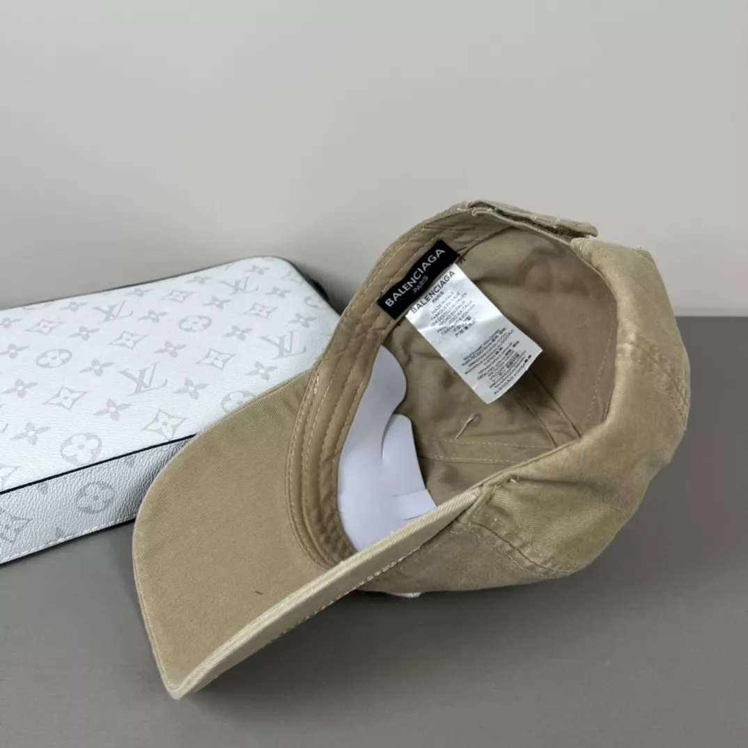 Balenciaga Caps Reliable 858