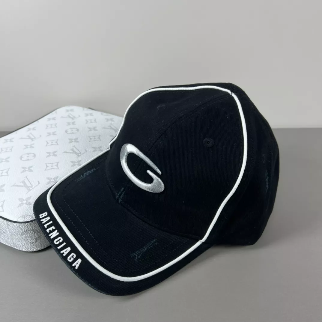 Balenciaga Caps Resilient 4057