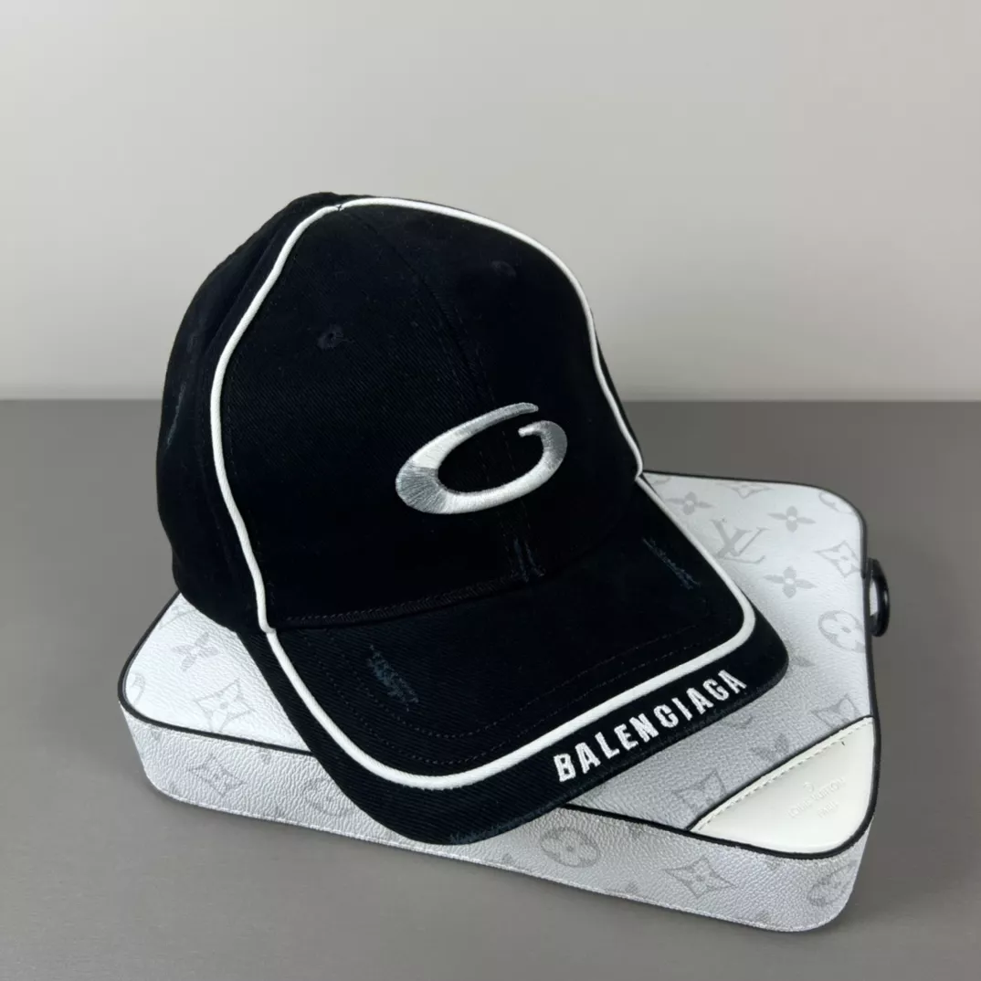 Balenciaga Caps Resilient 4057
