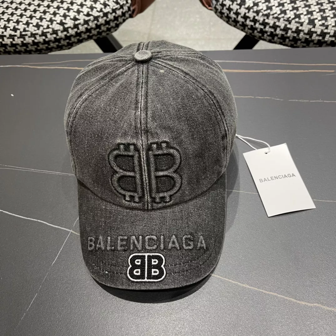 Balenciaga Caps Sleek 197