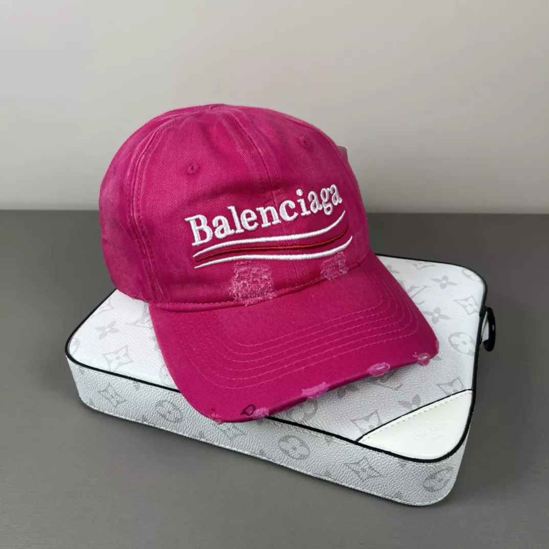 Balenciaga Caps Sleek 3311