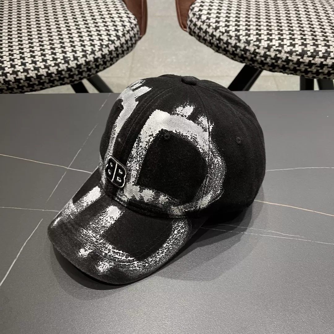 Balenciaga Caps Sleek 6891