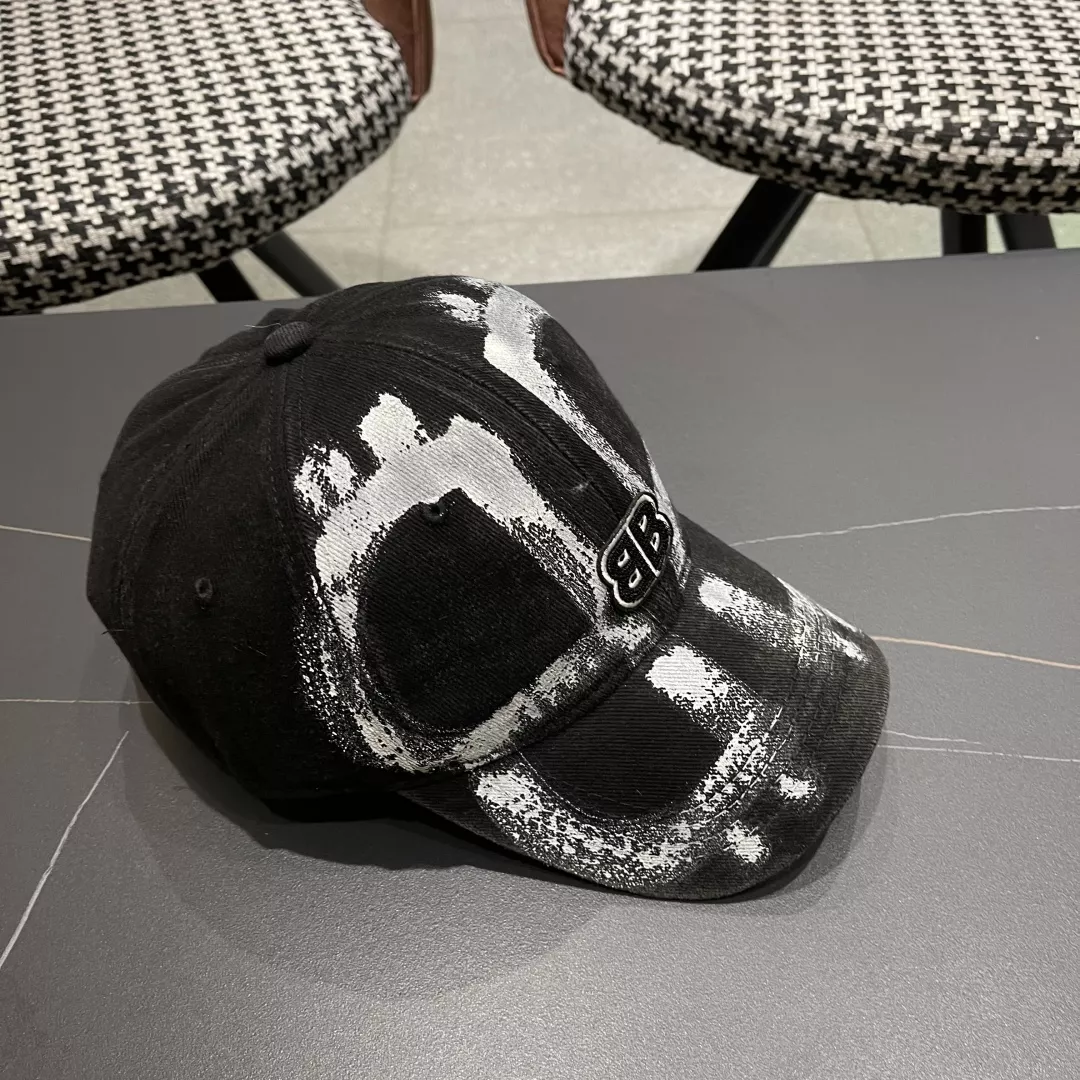 Balenciaga Caps Sleek 6891