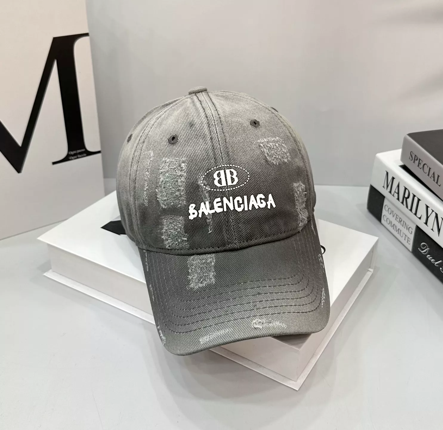 Balenciaga Caps Soft 8120