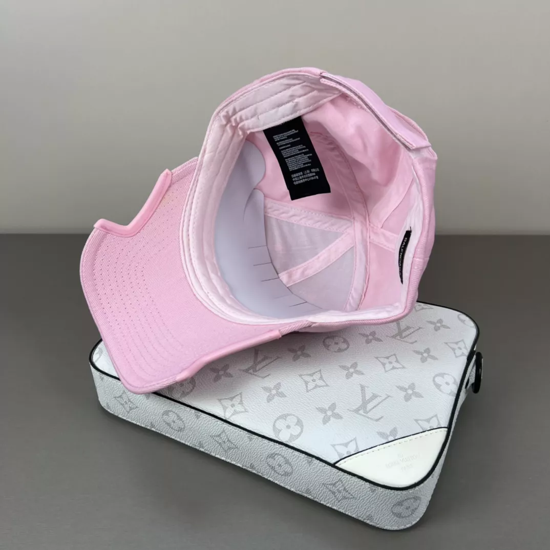 Balenciaga Caps Timeless 661