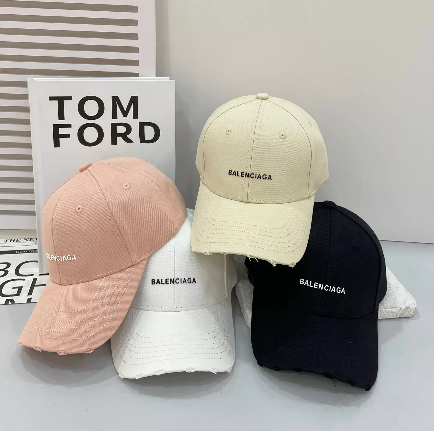 Balenciaga Caps Timeless 6800