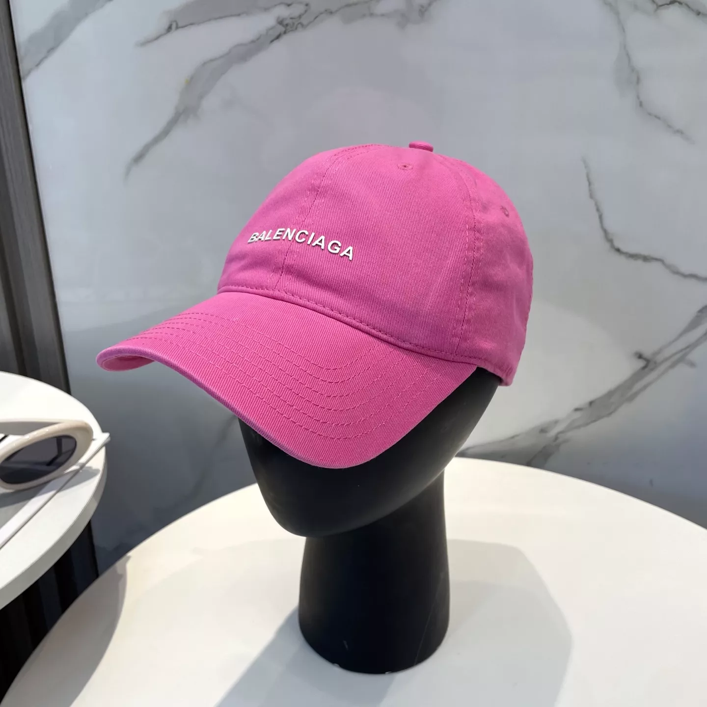 Balenciaga Caps Trendsetting 8996