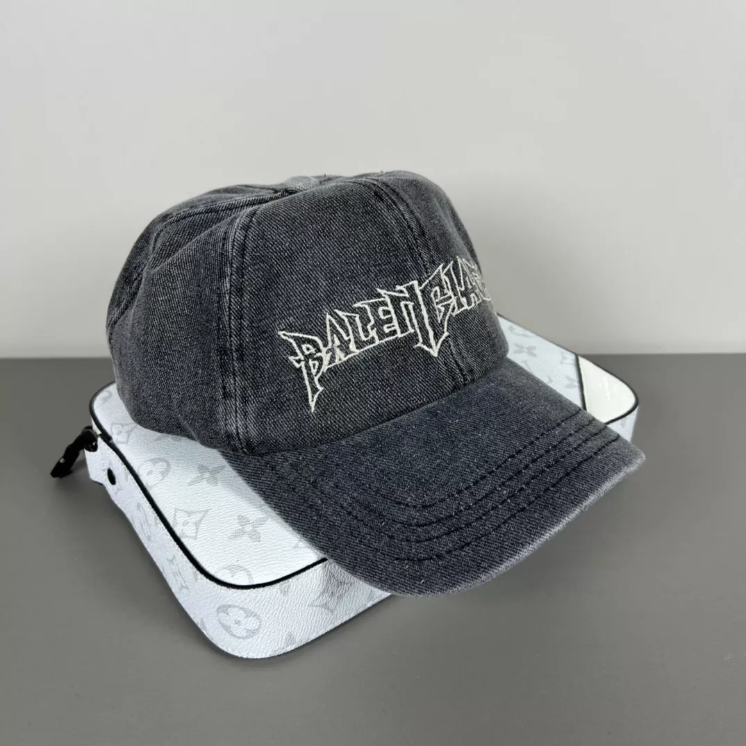 Balenciaga Caps Vibrant 4311