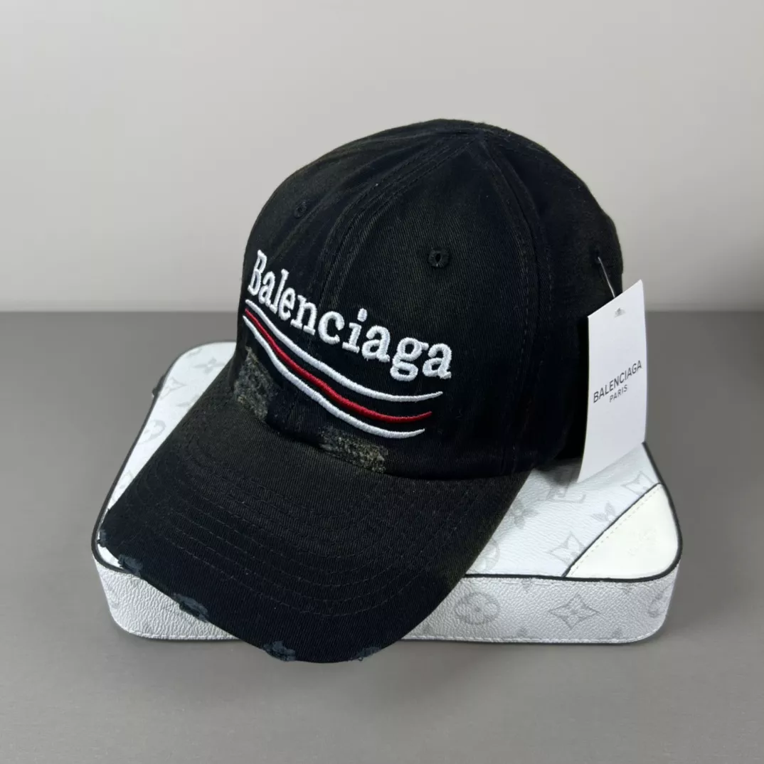 Balenciaga Caps Vibrant 8540