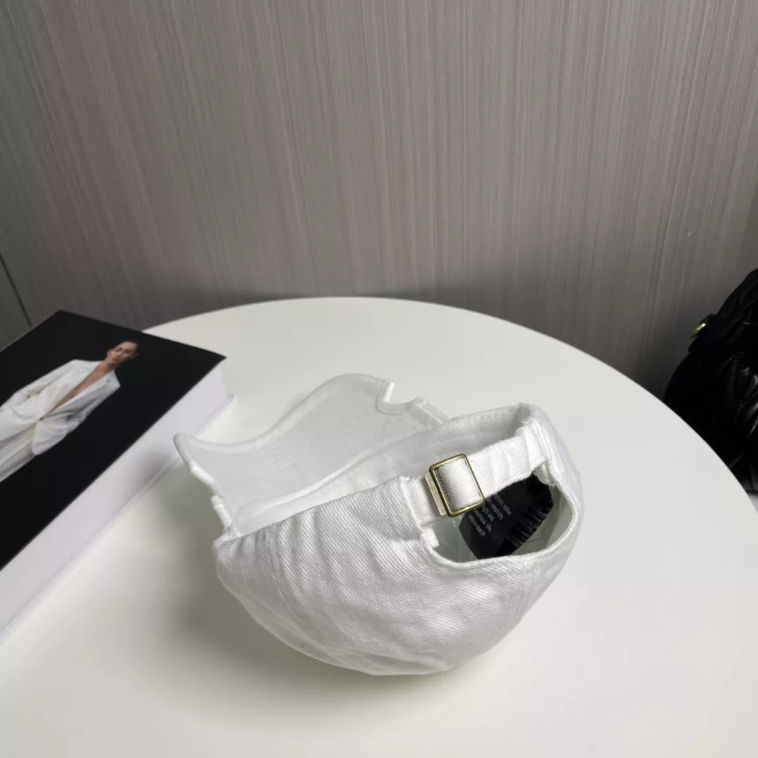 Balenciaga Caps WellDesigned 1699