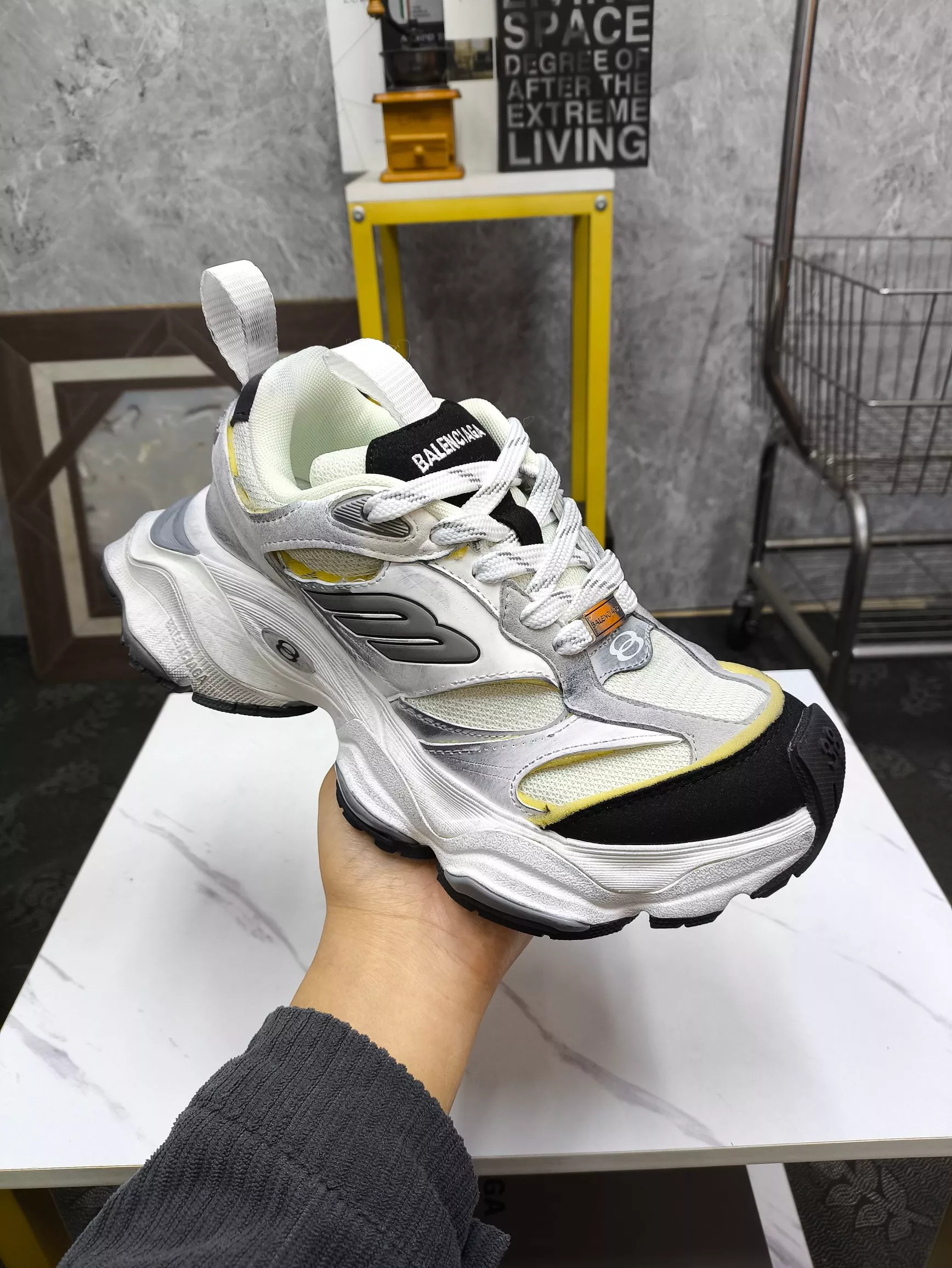 Balenciaga Casual Shoes For Men EasyMatch 7128