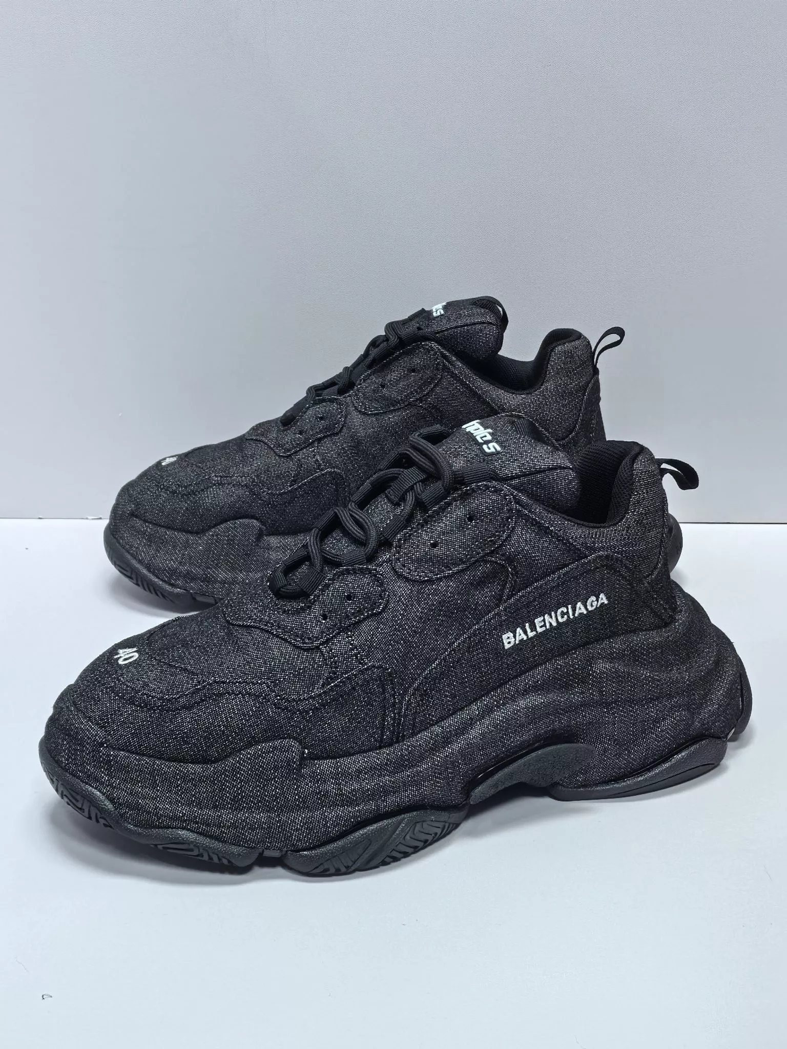 Balenciaga Casual Shoes For Men EyeCatching 4084