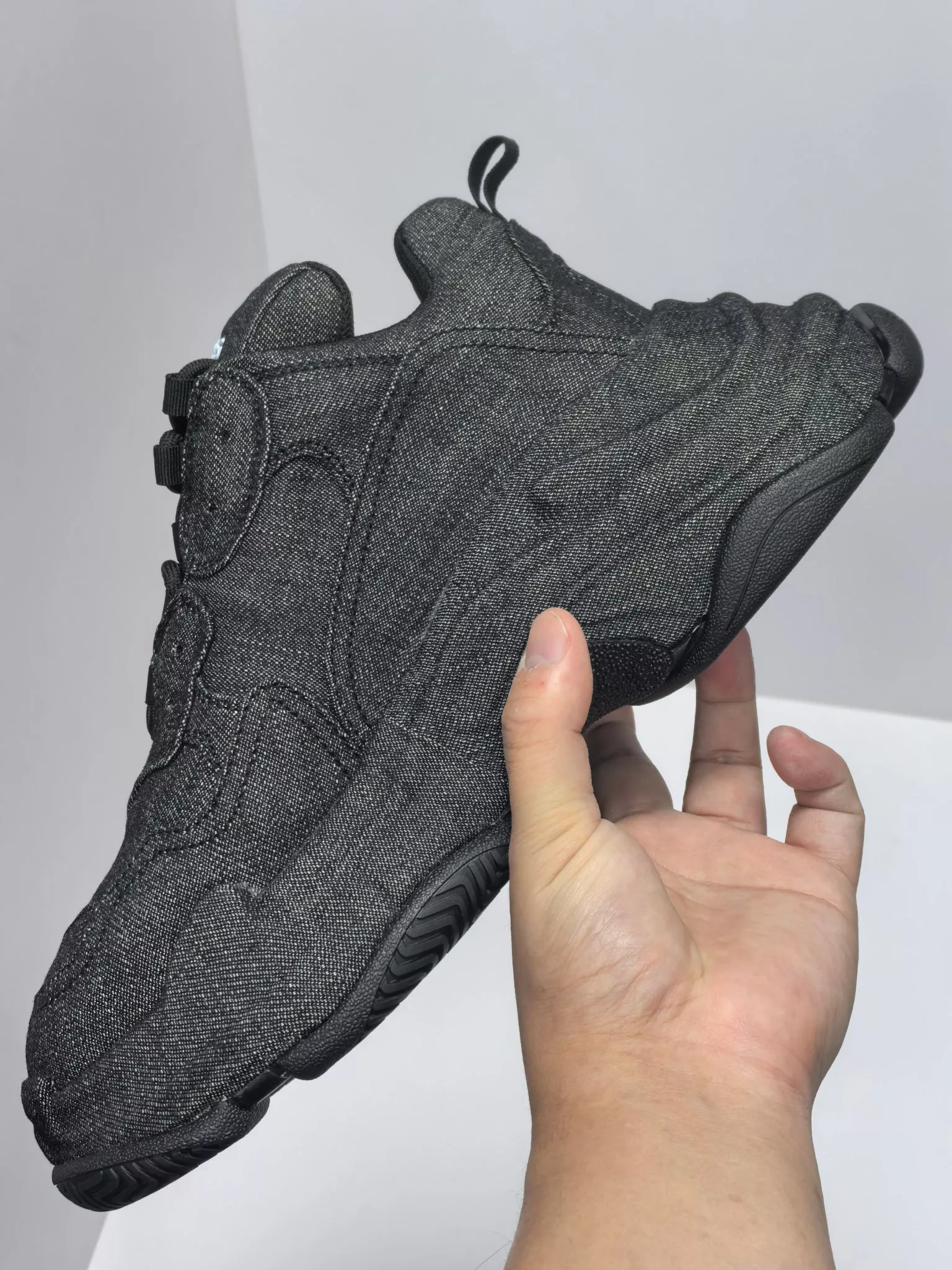 Balenciaga Casual Shoes For Men EyeCatching 4084