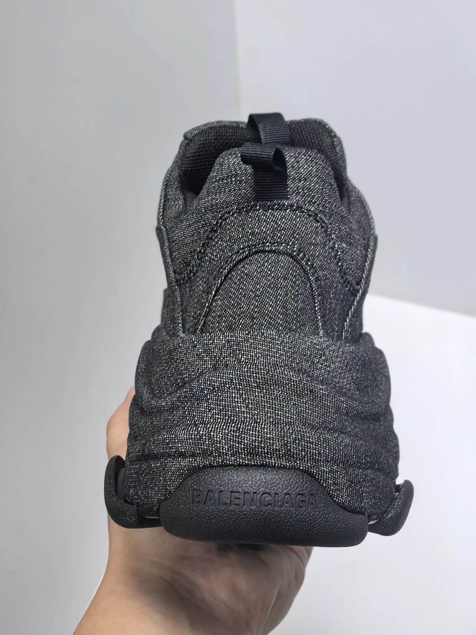 Balenciaga Casual Shoes For Men EyeCatching 4084