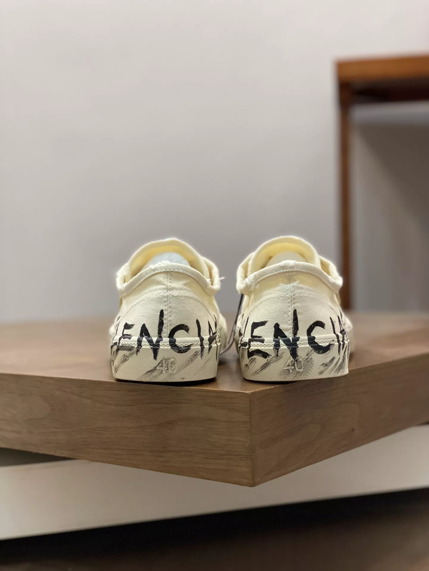 Balenciaga Casual Shoes For Men EyeCatching 6666