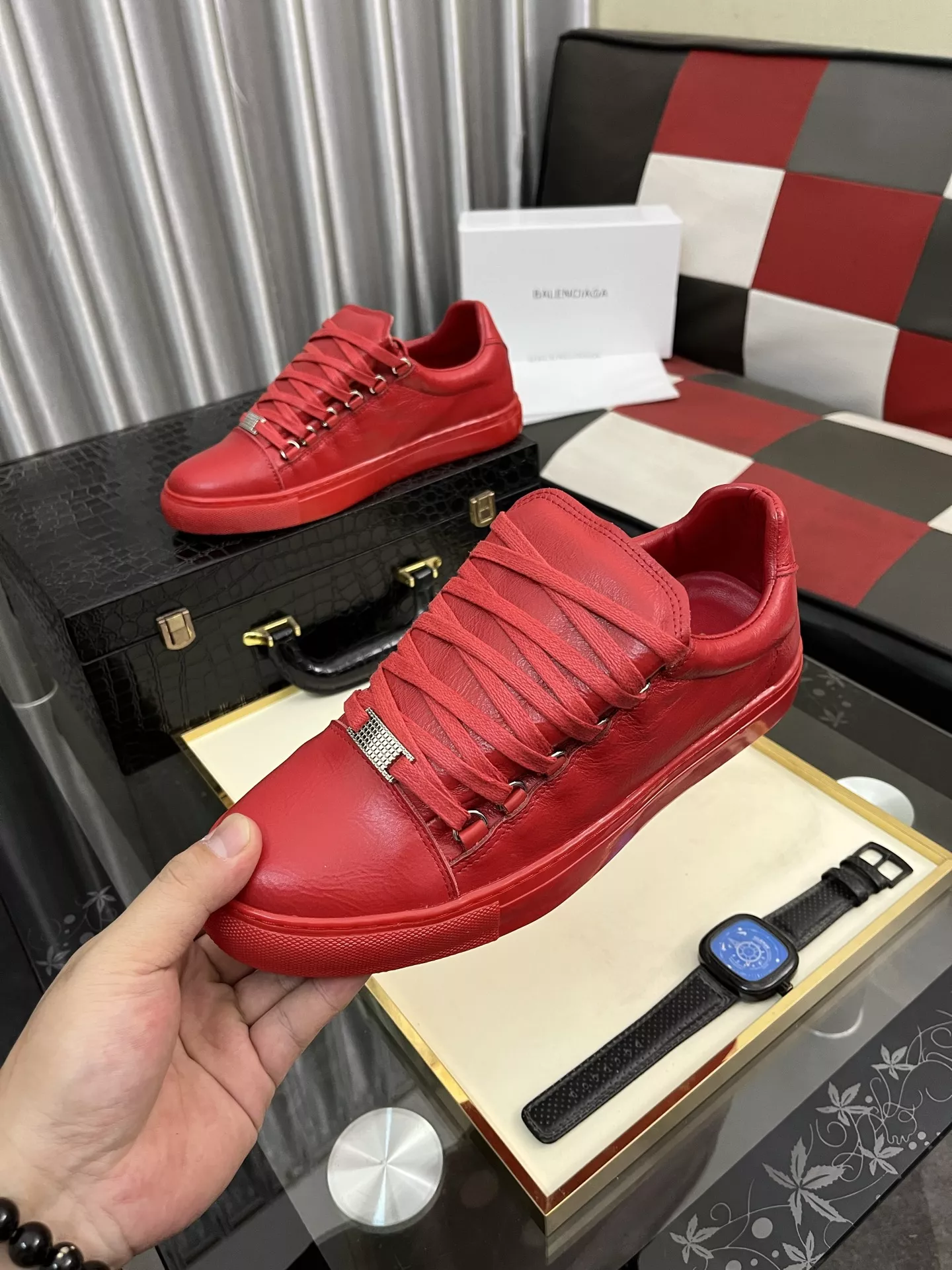 Balenciaga Casual Shoes For Men Minimalist 9328