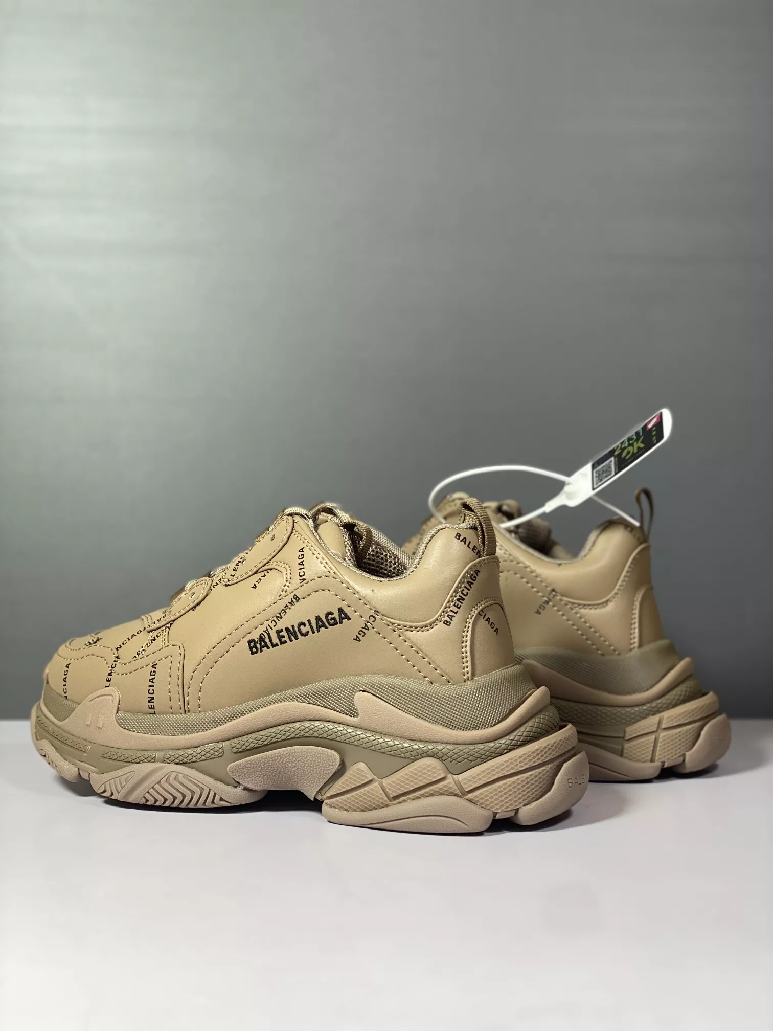 Balenciaga Casual Shoes For Men Practical 3141