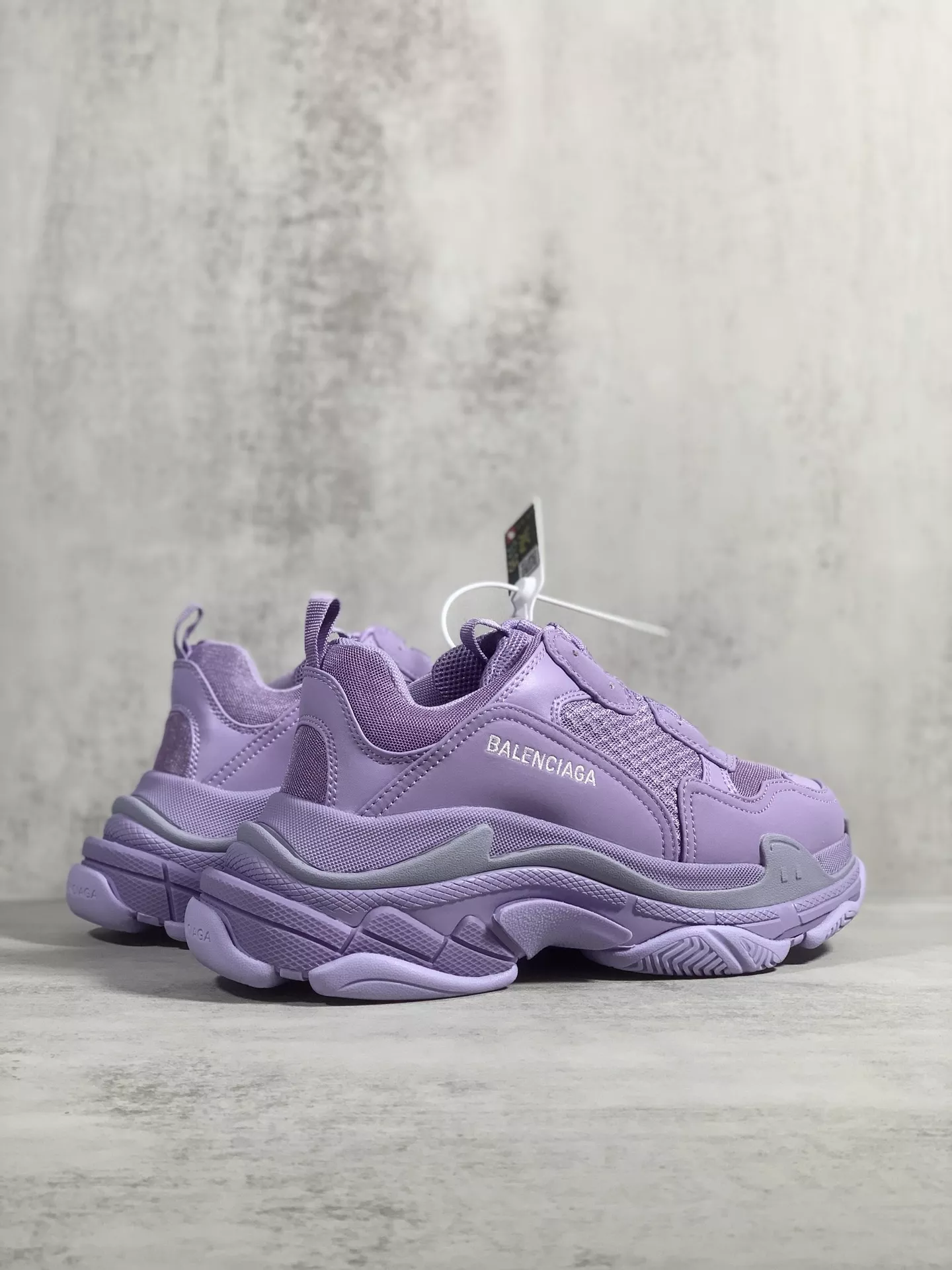 Balenciaga Casual Shoes For Men Sophisticated 4057
