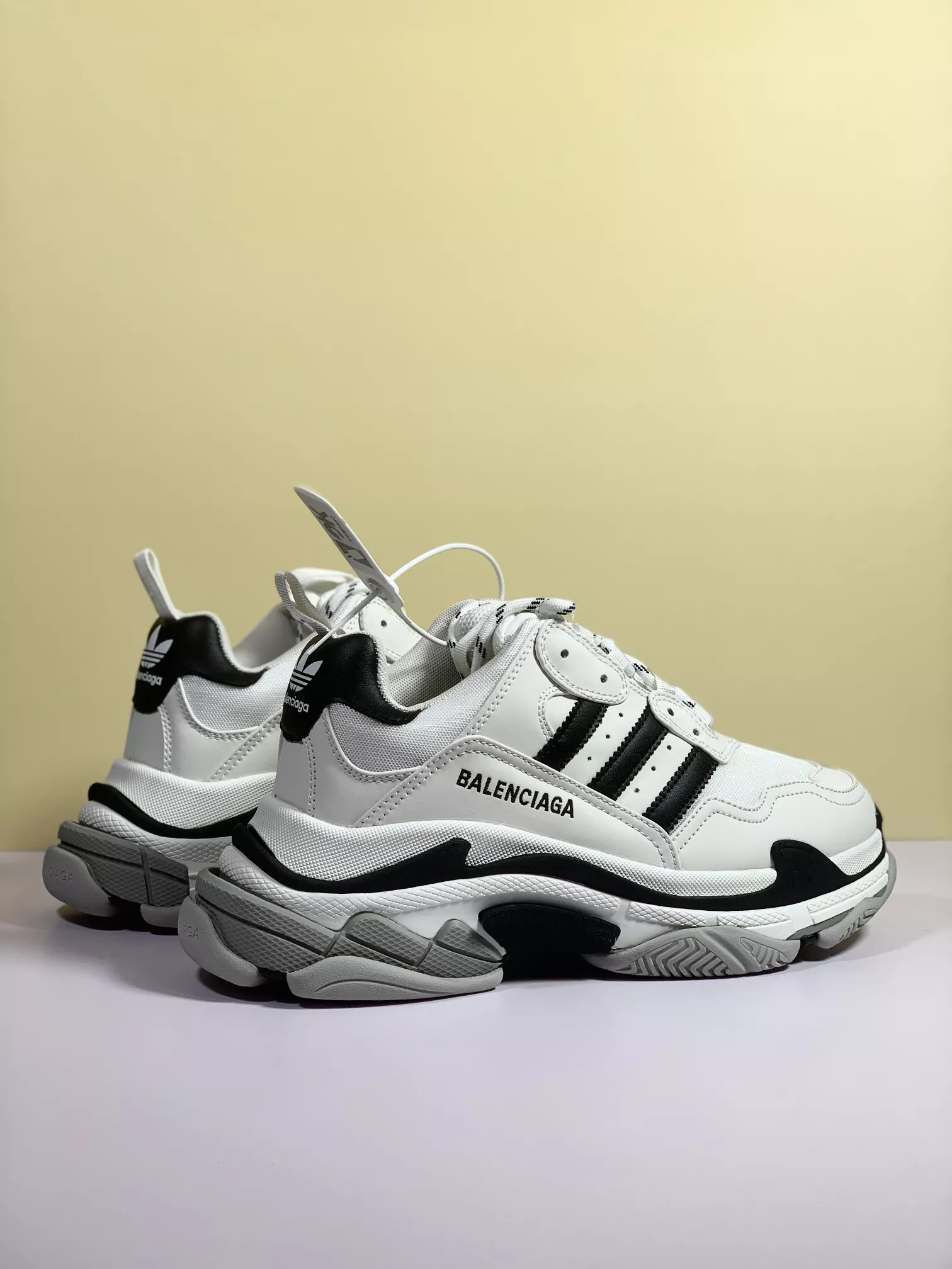 Balenciaga Casual Shoes For Men Sophisticated 4223