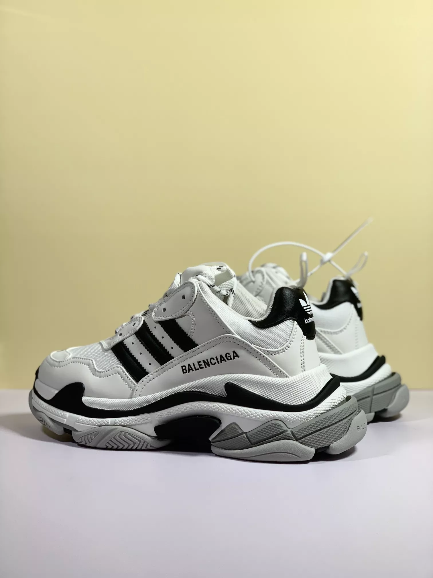 Balenciaga Casual Shoes For Men Sophisticated 4223