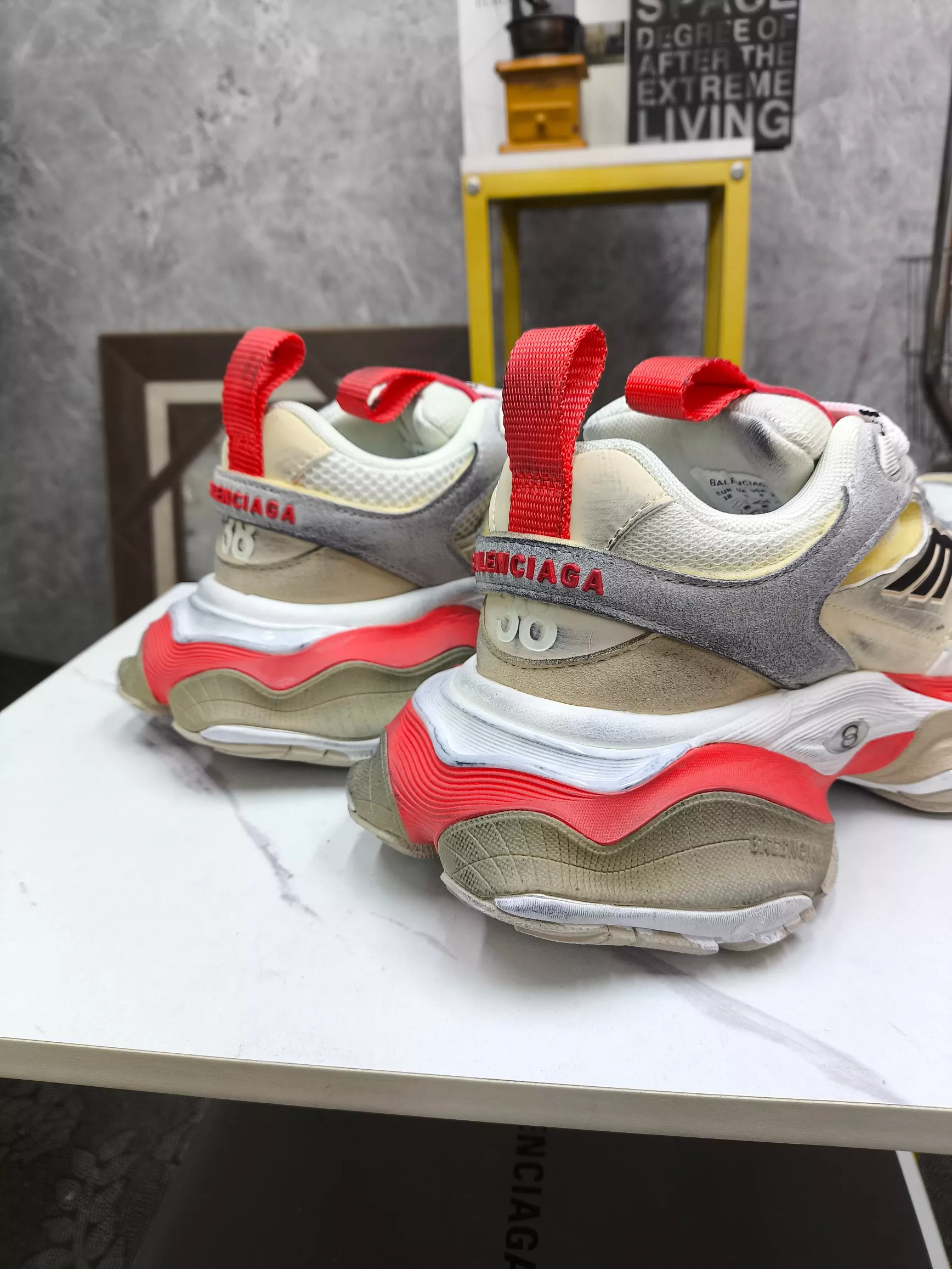 Balenciaga Casual Shoes For Men Trendsetting 2837
