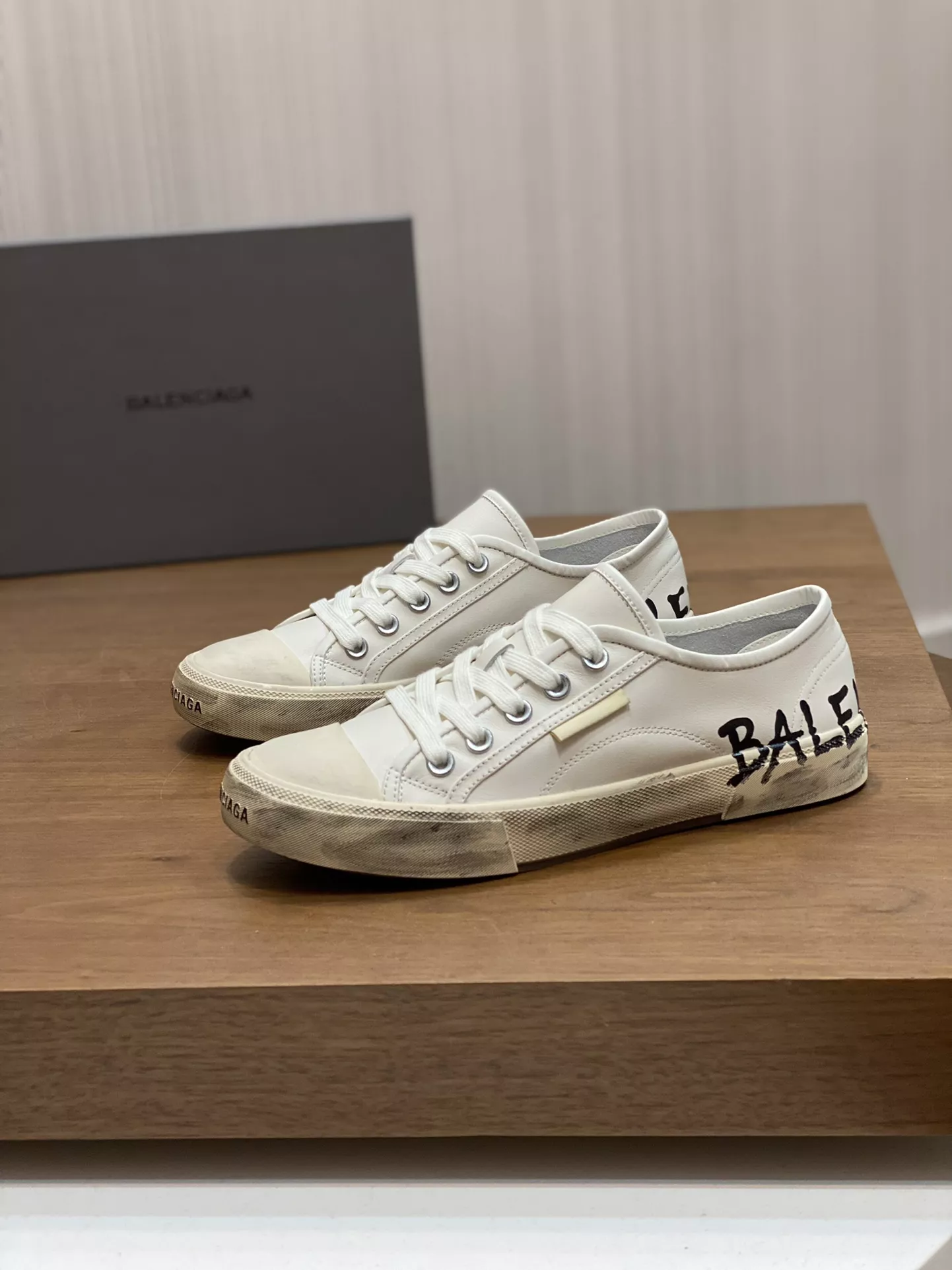 Balenciaga Casual Shoes For Men UrbanStyle 1953