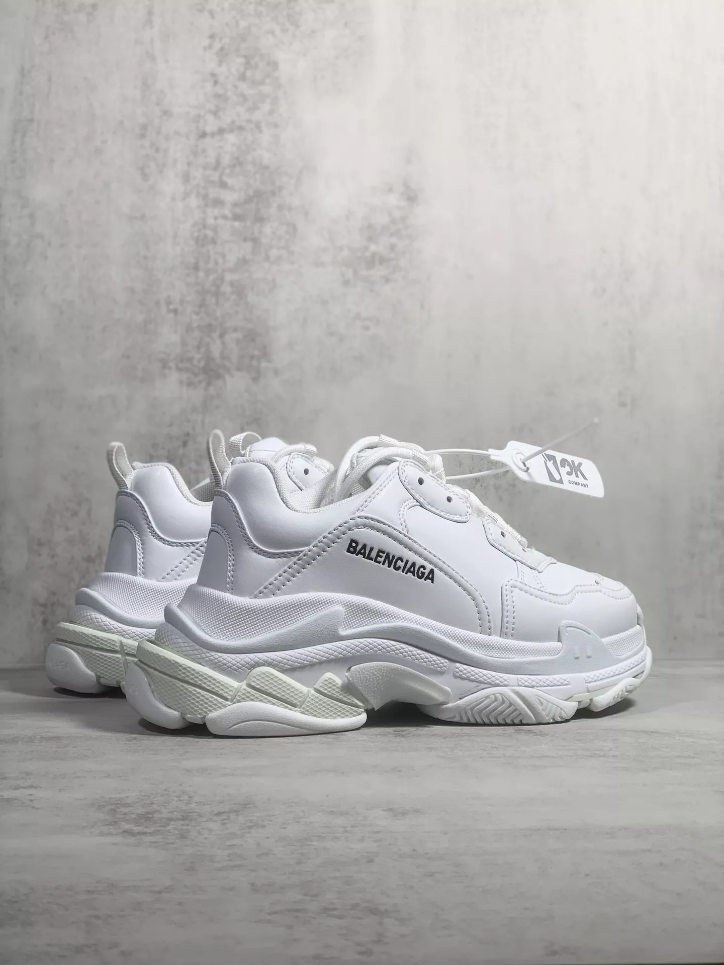 Balenciaga Casual Shoes For Women Durable 8593