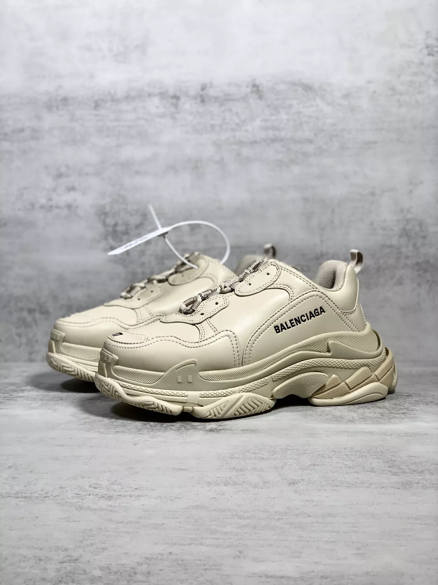 Balenciaga Casual Shoes For Women ModernLook 8280