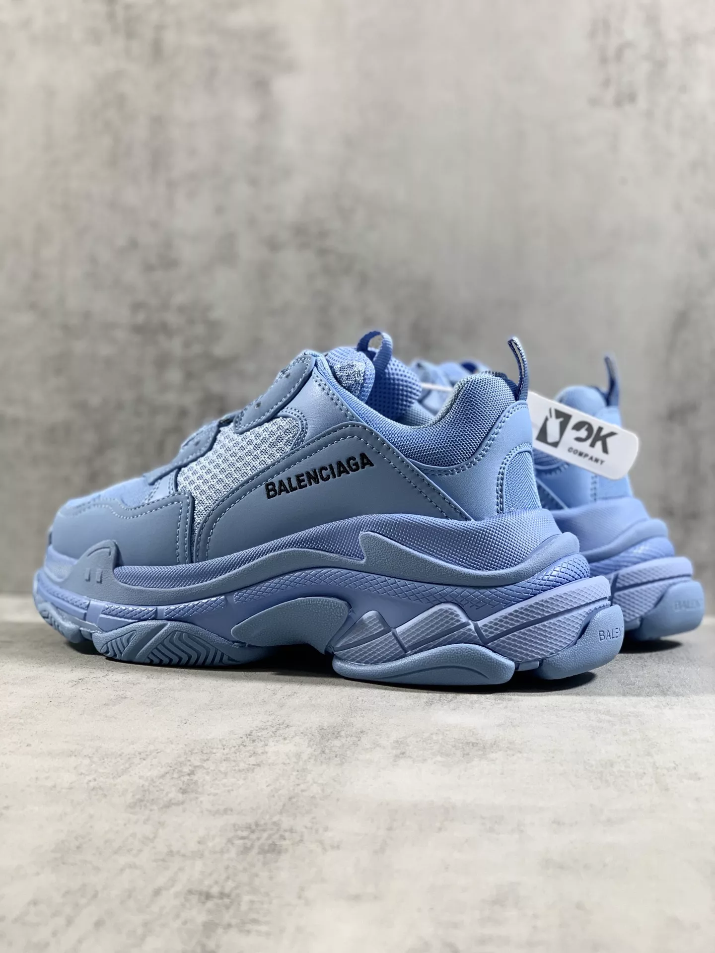 Balenciaga Casual Shoes For Women Stylish 6626