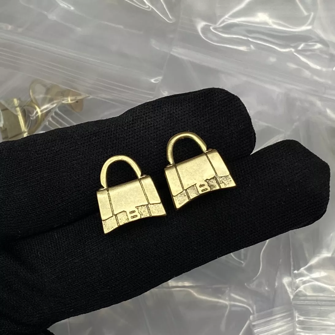 Balenciaga Earrings For Women Compact 3805