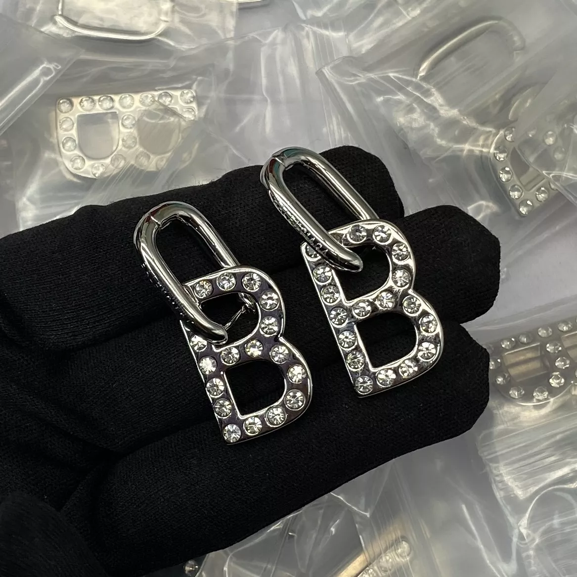 Balenciaga Earrings For Women Compact 4102